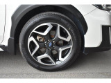 純正18インチアルミホイル/タイヤサイズは225/55R18です
