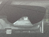 【エマージェンシーブレーキ】走行中に前方の車両等を認識し、衝突しそうな時は警報とブレーキで衝突回避と被害軽減をアシスト。より安全にドライブをお楽しみいただけます。
