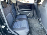 後席も十分な広さがあります。ドライブや遠出をした際にも、車内でゆったりとお寛ぎいただけます。