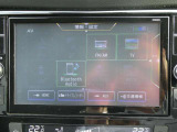 メモリーナビです。SDカードに音楽が録音出来、Bluetoothオーディオや、フルセグ地デジTV、CD・DVD再生、さらにはナビ画面で確認できるドライブレコーダーが付いています!