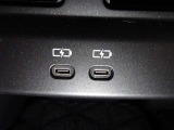 【USB給電】今では当たり前のUSB給電ソケットがついております。 スマホやデジカメなど出先や災害時の充電も可能です♪
