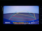 バックモニターで、後方を確認しながら安心して駐車することができます。運転初心者も熟練者も必須の機能ですよ!