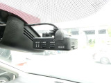 もしもの時に映像を記録する日産純正ドライブレコーダーが備わっています。