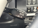 【レーダークルーズコントロール】アクセルを踏まなくても、設定した速度で走行できます!先行車との車間距離を適切に維持する追従走行の機能も有しています。機能には限界があるためご注意ください。