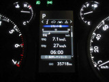 ディスプレイには運転に必要な様々な情報を表示します。