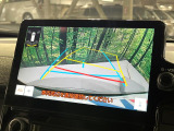 【バックカメラ】駐車時に後方がリアルタイム映像で確認できます。大型商業施設や立体駐車場での駐車時や、夜間のバック時に大活躍!運転スキルに関わらず、今や必須となった装備のひとつです!
