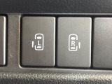 【両側パワースライドドア】スマートキーや運転席のスイッチで後席両側スライドドアの開閉が可能♪電動だから力を入れてドアを開ける必要が無く、小さなお子様でも簡単に開け閉めでき快適です♪