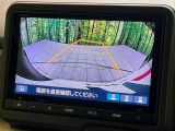 【バックカメラ】駐車時に後方がリアルタイム映像で確認できます。大型商業施設や立体駐車場での駐車時や、夜間のバック時に大活躍!運転スキルに関わらず、今や必須となった装備のひとつです!