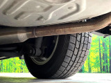 お車を安心してお乗りいただく為には、足回りの定期点検が欠かせません。サービスサポート(有償保証)では無料点検もご提供しており、安心のカーライフをお過ごしいただけるサポート体制が整っています。