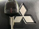 【キーレス】少し離れた場所からでもボタン一つでドアの開錠・施錠ができるのでとっても便利!ドアの鍵穴周りに傷をつけることもありません♪