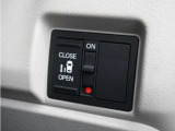 ◆片側電動スライドドア◆狭い駐車場でも乗り降りが楽々♪お子様が隣の車にドアを当ててしまう心配もございません!小さなお子様連れの方もこれで安心。