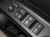 電動格納式ドアミラー・パワーウインドウを装備しています。