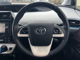 【純正革巻きステアリング】上質な革を使用することで、手にしっかり馴染みとても運転しやすいハンドルです♪