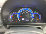 【メーターパネル】見た目もきれいで視認性もよく、安心して運転に集中できます。シンプルであるということが実は安全でもあるんです。