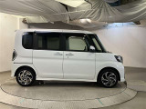 運転席側も電動のスライドドアとなってます。乗り降りや荷物の出し入れが楽になり便利です。
