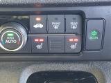 シートヒーター付き。直接体を温めてくれるので寒い日の運転も快適です