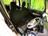 運転席シート廻りは使用感も少なく、良好な状態となっています。丁寧に使われていたことがよくわかりますね。