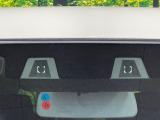 【スズキ セーフティサポート】走行中に前方の車両等を認識し、衝突しそうな時は警報とブレーキで衝突回避と被害軽減をアシスト。より安全にドライブをお楽しみいただけます。