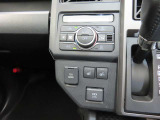 フルオートエアコン、運転席/助手席共にシートヒーターを装備☆