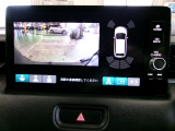 バックカメラの画像です。ガイドラインがスムースな車庫入れをサポートいたします。車庫入れの安心感がアップしますね。