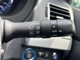 【オートライト(AUTO)】外の明るさをシステムが感知して、自動でヘッドライトが点灯します。ヘッドライトをつけ忘れを防ぐ便利機能です。