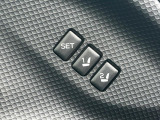 【メモリー機能付きパワーシート】ドライバーごとに設定したシート位置を記憶して、ボタン一つで切り替えできる便利な機能!運転する方が複数名いらっしゃるご家庭におすすめです♪