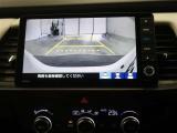 バックカメラが付いているので後方確認が非常にしやすいです。今や運転初心者も熟練者も必須装備!ついていて損はないですね♪