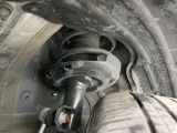お車を安心してお乗りいただく為には、足回りの定期点検が欠かせません。サービスサポート(有償保証)では無料点検もご提供しており、安心のカーライフをお過ごしいただけるサポート体制が整っています。