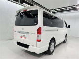 後ろから見ると車の印象も変わりますね♪
