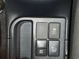 【横滑り防止機能】 車両走行安定補助システム搭載  車が横滑りしそうになった際に、横滑りを防ぐ安全装備が付いています。