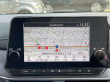 ハンズフリーフォン、VICS(FM多重)、ボイスコマンド、Bluetooth対応、USB接続、HDMI接続、Apple CarPlay ・ Android Auto 連携機能、AM/FMラジオ、NissanConnect サービス対応、iPod対応