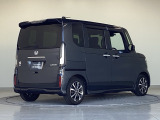バックカメラが付いているのでバックでの車庫入れも安心です。