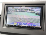 お車選びをお楽しみ頂けるよう、在庫車の展示スペースを十分に確保しております。