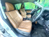 運転席シート廻りは使用感も少なく、良好な状態となっています。丁寧に使われていたことがよくわかりますね。