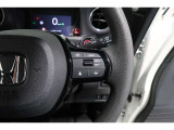 Hondaセンシングの機能のひとつ、アダプティブクルーズコントロール付!アクセルから足を離しても設定したスピードと前車との車間を保ち走行してくれます!車線維持もアシスト☆高速道路で疲労軽減ですね☆