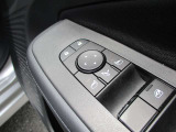 ドアミラーの鏡面の調節、格納は運転席からすべて操作できます!