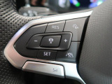 ◆クルーズコントロールにレーダーセンサーを組み合わせ、先行車を測定し設定されたスピードを上限に自動で加減速を行います。一定の車間距離を維持することで、長距離走行でのドライバーの疲労を低減させます。