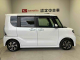 車両右側面からの写真になります。車をご覧になりたい時はお気軽に最寄りの店舗へご相談下さい。