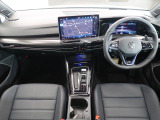 シンプルなデザインと一目でわかるスイッチの配置はPeoples Car=みんなの車という考えの現れです。各スイッチにはバックライトもついており、夜間でも安全に操作して頂けます。