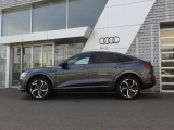 Q8スポーツバック e-tron 55 クワトロ Sライン 4WD 