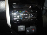 一年中快適オートエアコン装備しています♪窓の曇り取りや車内の空気循環などにも有効です!