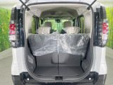 普段のお買い物や通勤、送迎等に十分な荷室スペースを確保しております。セカンドシートを倒すと、大きな荷物の積載も可能です♪
