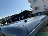 目立つキズ凹み等はありませんが、中古車という商品の特性ルーフには子キズや塗装しみがあります
