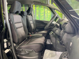 運転席シート廻りは使用感も少なく、良好な状態となっています。前オーナー様が丁寧に使っていたことがよくわかりますね。