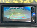 【バックカメラ】駐車時に後方がリアルタイム映像で確認できます。大型商業施設や立体駐車場での駐車時や、夜間のバック時に大活躍!運転スキルに関わらず、今や必須となった装備のひとつです!