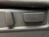【パワーシート】スイッチ一つで簡単にシートの微調整が可能!電動だから力もいりません!快適なシートポジションにセットして、快適なドライブをお楽しみください。