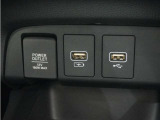 12V電源ソケット、USB接続端子!使いやすい場所に!装備が充実しています♪