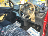 【保険】自動車保険のスペシャリストがお客様の立場になってお客様に最適な自動車保険のご提案や万が一の時の事故対応にあたりますので、ご安心ください。