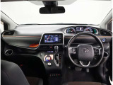 オシャレなインテリアで運転する気分も盛り上がりますよね^^