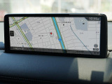 マツダコネクトの10.25インチワイドセンターディスプレイです。『Android Auto』『Apple CarPlay』や独自のコネクテッドサービスに対応したインターフェイスシステムです。